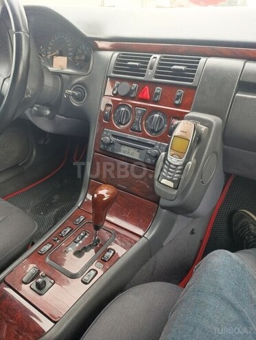 Mercedes E 240 2000, 370,000 km - 2.4 л - Masallı