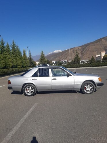 Mercedes E 200 d 1990, 653,425 km - 2.0 l - Şəki