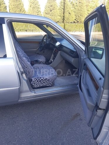 Mercedes E 200 d 1990, 653,425 km - 2.0 l - Şəki