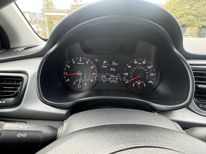 Kia Rio-12