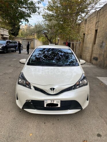 Toyota Vitz 2015, 95,000 km - 1.3 л - Bakı