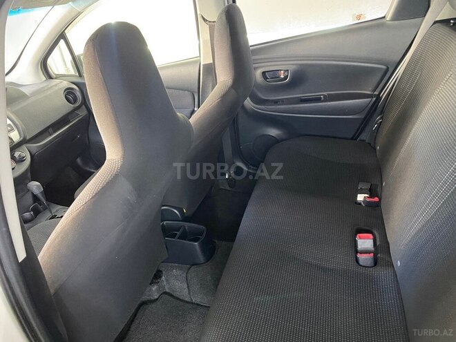 Toyota Vitz 2015, 95,000 km - 1.3 л - Bakı