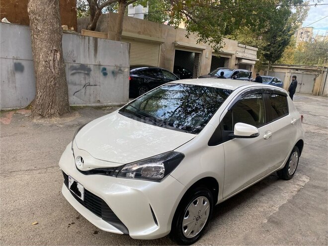 Toyota Vitz 2015, 95,000 km - 1.3 л - Bakı