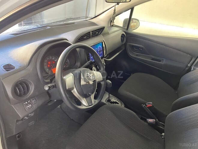 Toyota Vitz 2015, 95,000 km - 1.3 л - Bakı
