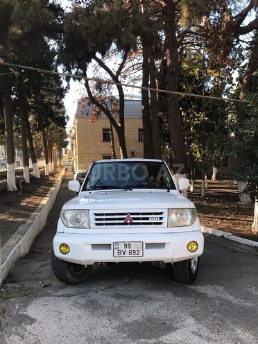 Mitsubishi Pajero io 2000, 220,000 km - 1.8 л - Gəncə