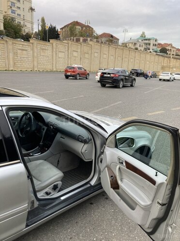 Mercedes C 240 2001, 276,000 km - 2.4 l - Bakı