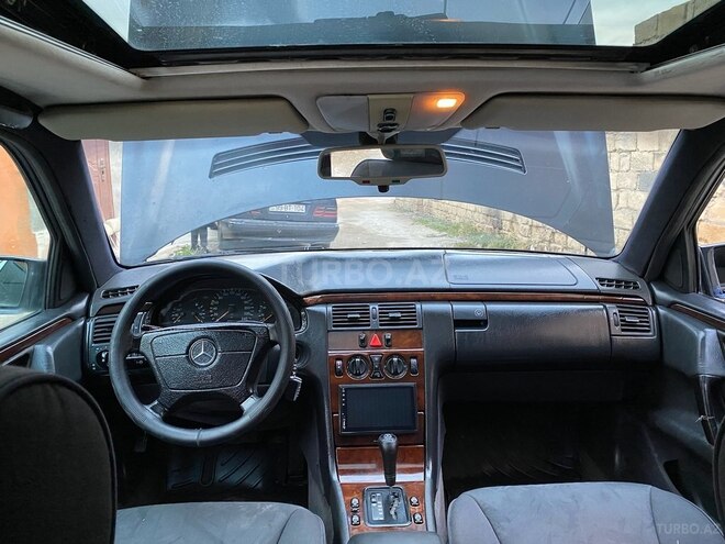 Mercedes E 230 1995, 325,698 km - 2.3 l - Bakı