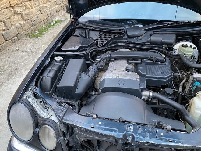 Mercedes E 230 1995, 325,698 km - 2.3 l - Bakı