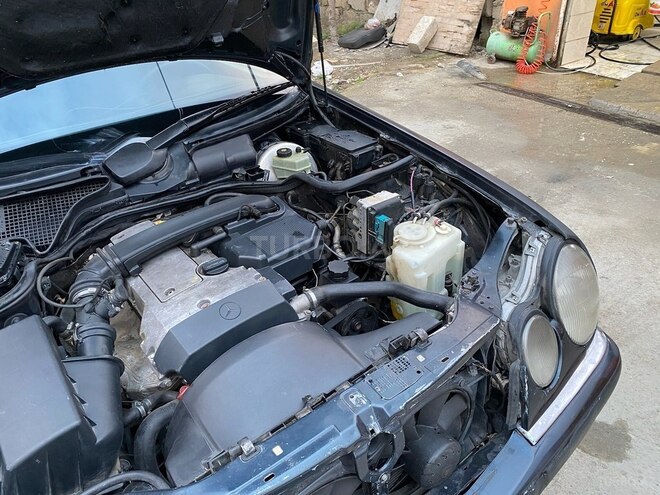 Mercedes E 230 1995, 325,698 km - 2.3 l - Bakı
