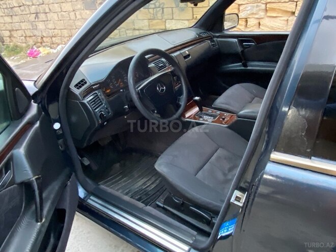 Mercedes E 230 1995, 325,698 km - 2.3 l - Bakı