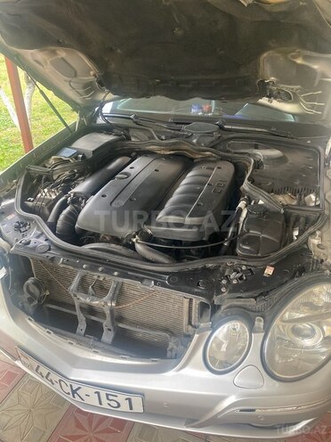 Mercedes E 280-10