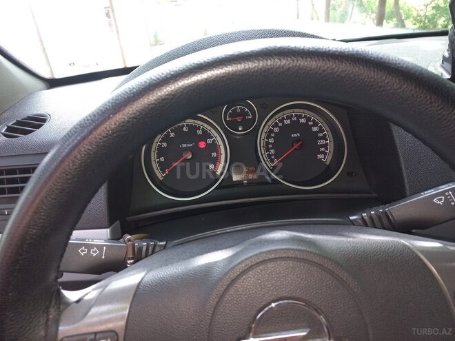 Opel Astra 2006, 204,298 km - 1.4 л - Şirvan