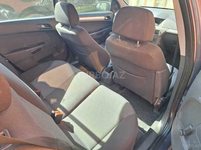 Opel Astra 2006, 214,000 km - 1.4 l - Şəki