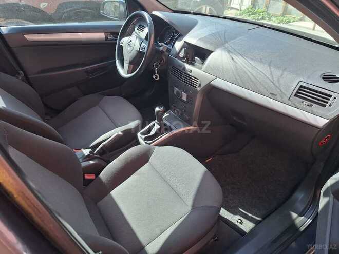 Opel Astra 2006, 214,000 km - 1.4 l - Şəki