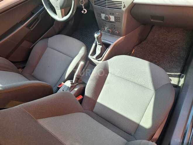Opel Astra 2006, 214,000 km - 1.4 l - Şəki