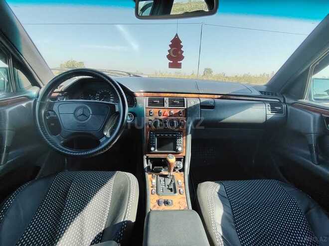 Mercedes E 230 1996, 275,556 km - 2.3 l - Sabirabad