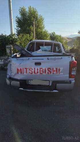 Mitsubishi L200 2022, 40,000 km - 2.4 l - Bakı