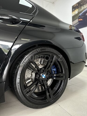 BMW M5-8