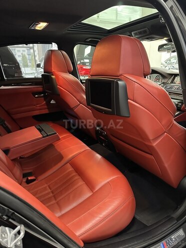 BMW M5-15