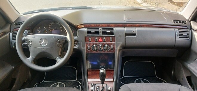 Mercedes E 220 d 2000, 484,000 km - 2.2 l - Yevlax