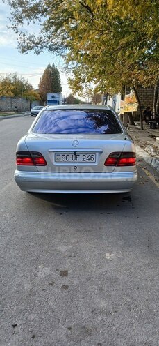 Mercedes E 220 d 2000, 484,000 km - 2.2 l - Yevlax