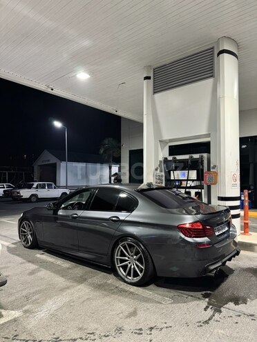 BMW 520 2015, 266,000 km - 2.0 l - Zaqatala