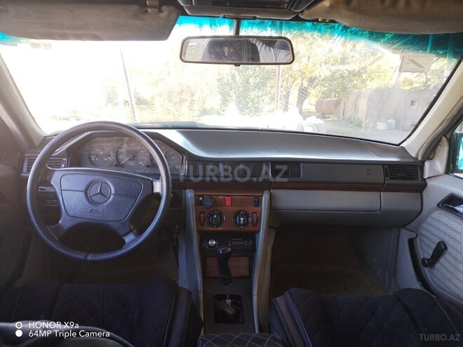 Mercedes E 200 d 1990, 65,998 km - 2.0 l - Tovuz