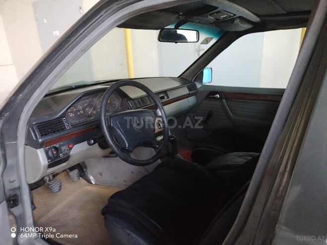 Mercedes E 200 d 1990, 65,998 km - 2.0 l - Tovuz