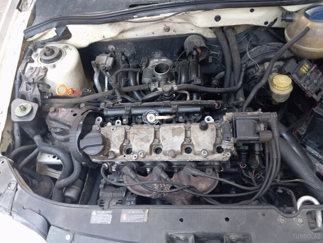 Volkswagen Polo 2001, 380,770 km - 1.4 l - Bakı