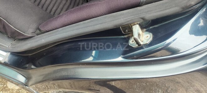 Mercedes E 220 d 2000, 580,000 km - 2.2 l - Füzuli