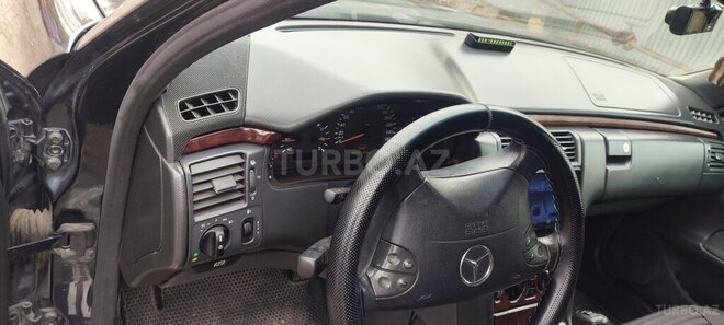 Mercedes E 220 d 2000, 580,000 km - 2.2 l - Füzuli