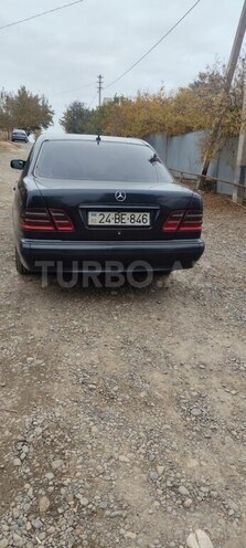 Mercedes E 220 d 2000, 580,000 km - 2.2 l - Füzuli