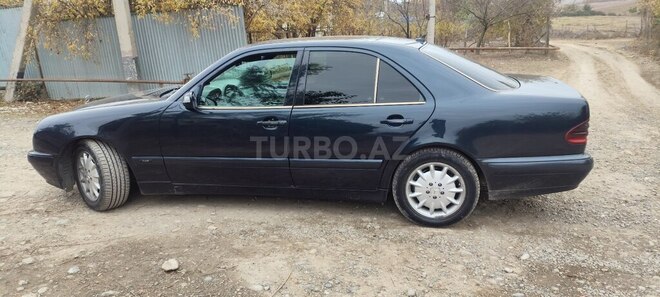 Mercedes E 220 d 2000, 580,000 km - 2.2 l - Füzuli