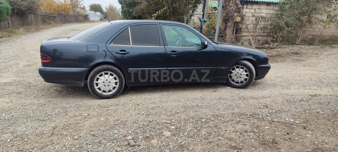 Mercedes E 220 d 2000, 580,000 km - 2.2 l - Füzuli