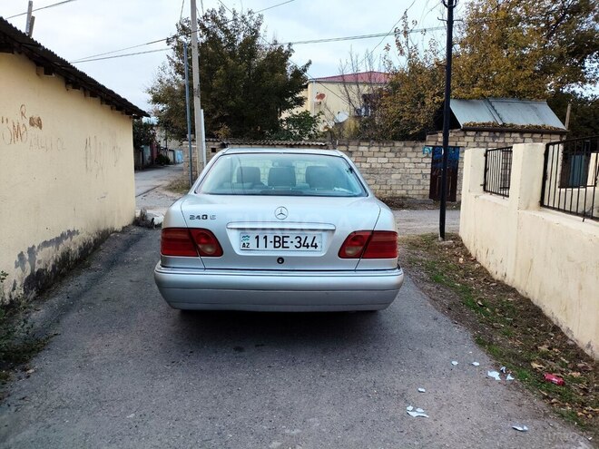 Mercedes E 240 1999, 323,717 km - 2.4 l - Beyləqan