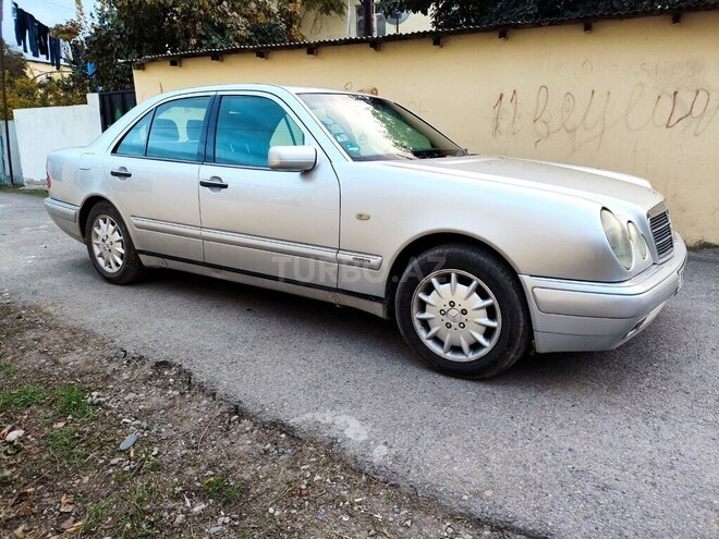 Mercedes E 240 1999, 323,717 km - 2.4 l - Beyləqan