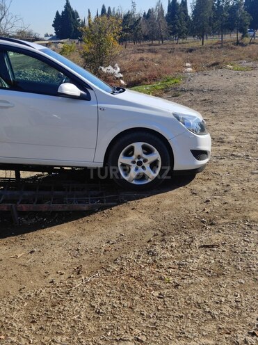 Opel Astra 2009, 326,138 km - 1.4 l - Gəncə