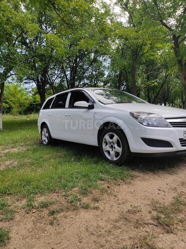 Opel Astra 2009, 326,138 km - 1.4 l - Gəncə