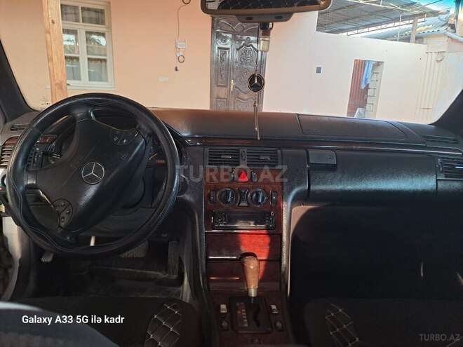 Mercedes E 200 1997, 350,000 km - 20.0 l - Gəncə