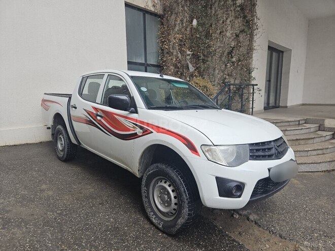 Mitsubishi L200 2014, 330,000 km - 2.5 л - Bakı