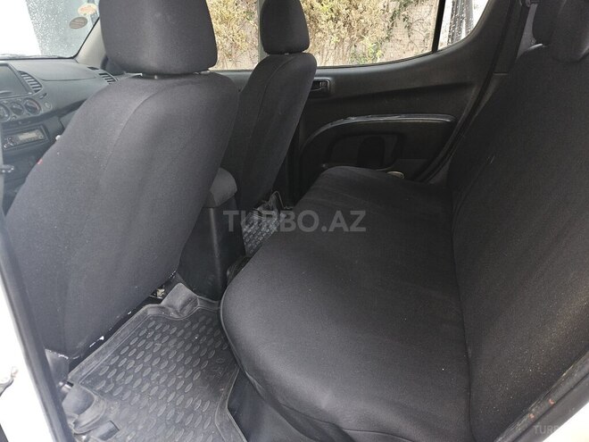 Mitsubishi L200 2014, 330,000 km - 2.5 л - Bakı