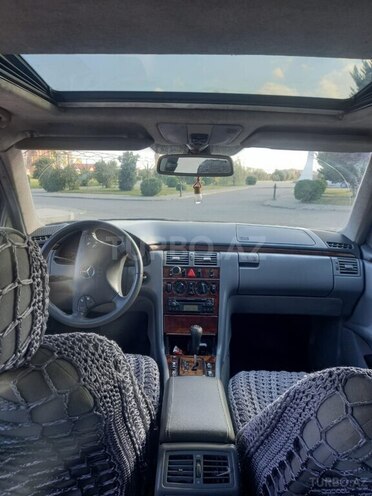 Mercedes E 270 1999, 444,062 km - 2.7 л - Xaçmaz