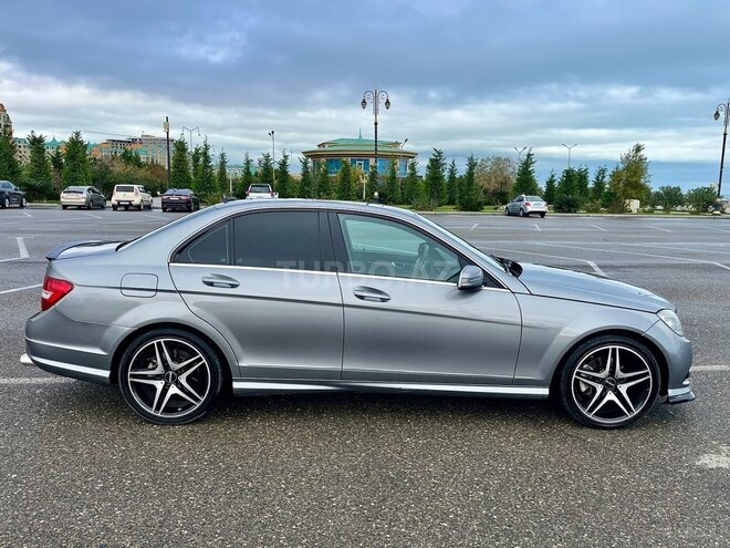 Mercedes C 300 2009, 125,000 km - 3.0 l - Sumqayıt