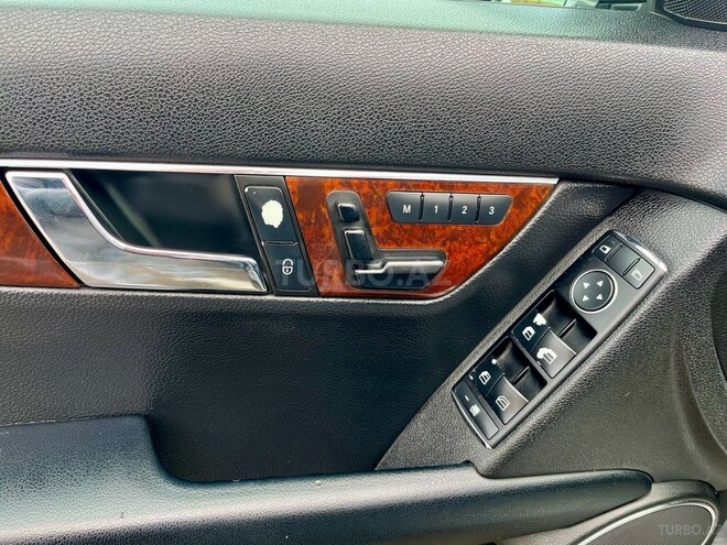 Mercedes C 300 2009, 125,000 km - 3.0 l - Sumqayıt
