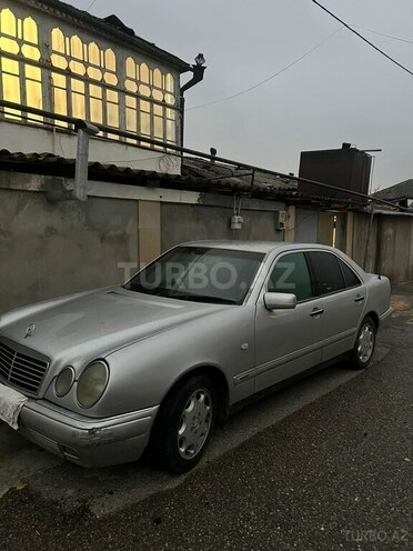 Mercedes E 200 1996, 253,680 km - 2.0 л - Quba