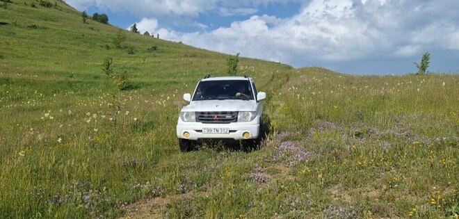 Mitsubishi Pajero io 2000, 295,000 km - 2.0 l - Bakı