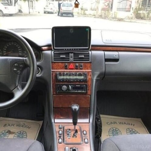 Mercedes E 220 1999, 257,000 km - 2.2 л - Ağsu