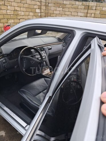 Mercedes E 320 2001, 315,000 km - 3.2 л - Lənkəran