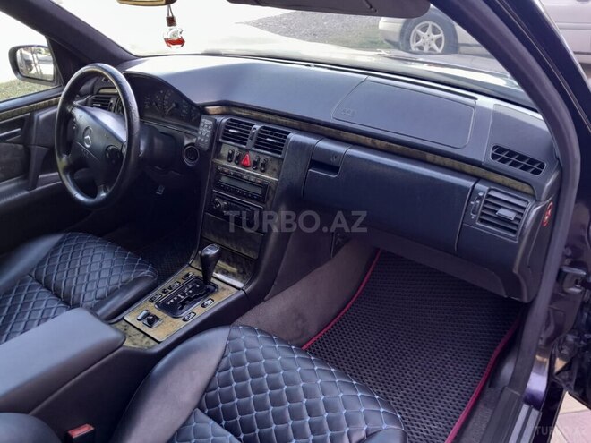 Mercedes E 240 1998, 280,000 km - 2.4 l - Mingəçevir