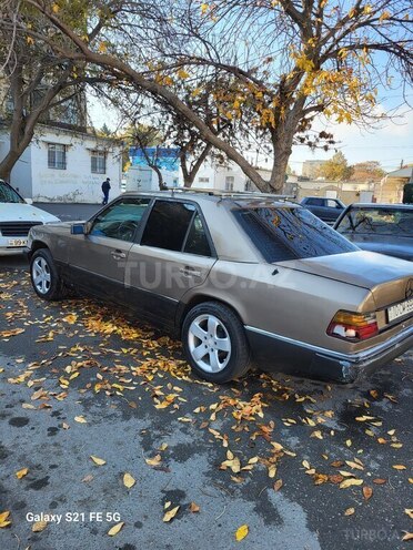 Mercedes E 300 d 1989, 549,494 km - 3.0 l - Bakı